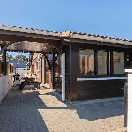 Les Malgaches By Interhome